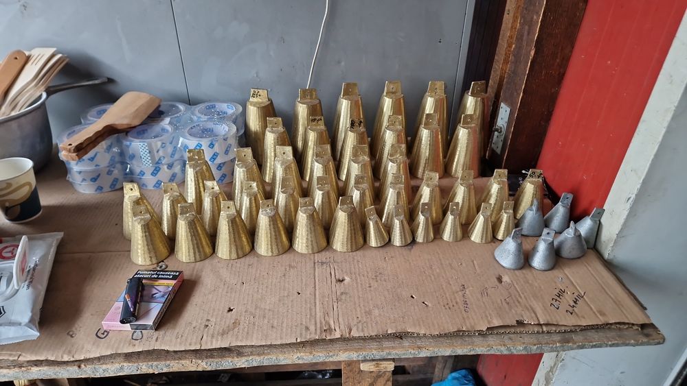 Clopoti din alama 5-7 cm  15 bucati