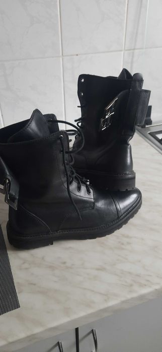 Ghete inalte din piele