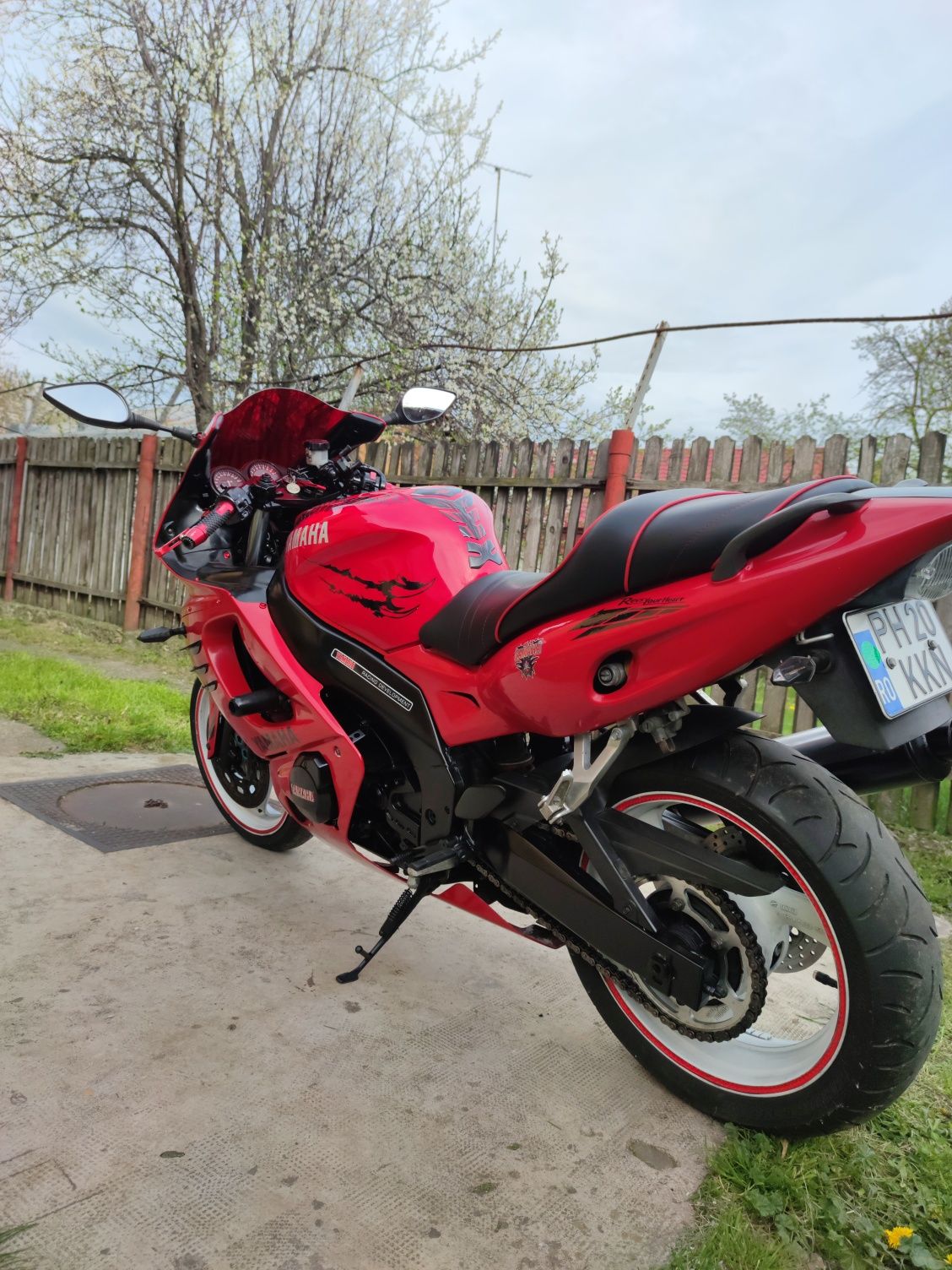 Vânzare Yamaha YZF 600 - Stare excelentă, multe îmbunătățiri