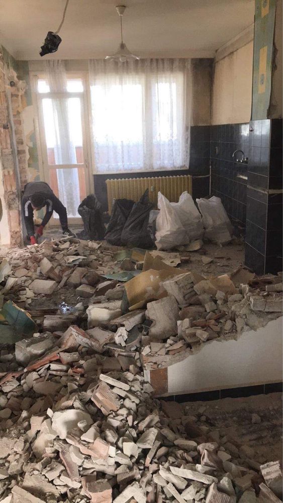 Здравейте Предлагам моите услуги Кърти чистим извозвам
