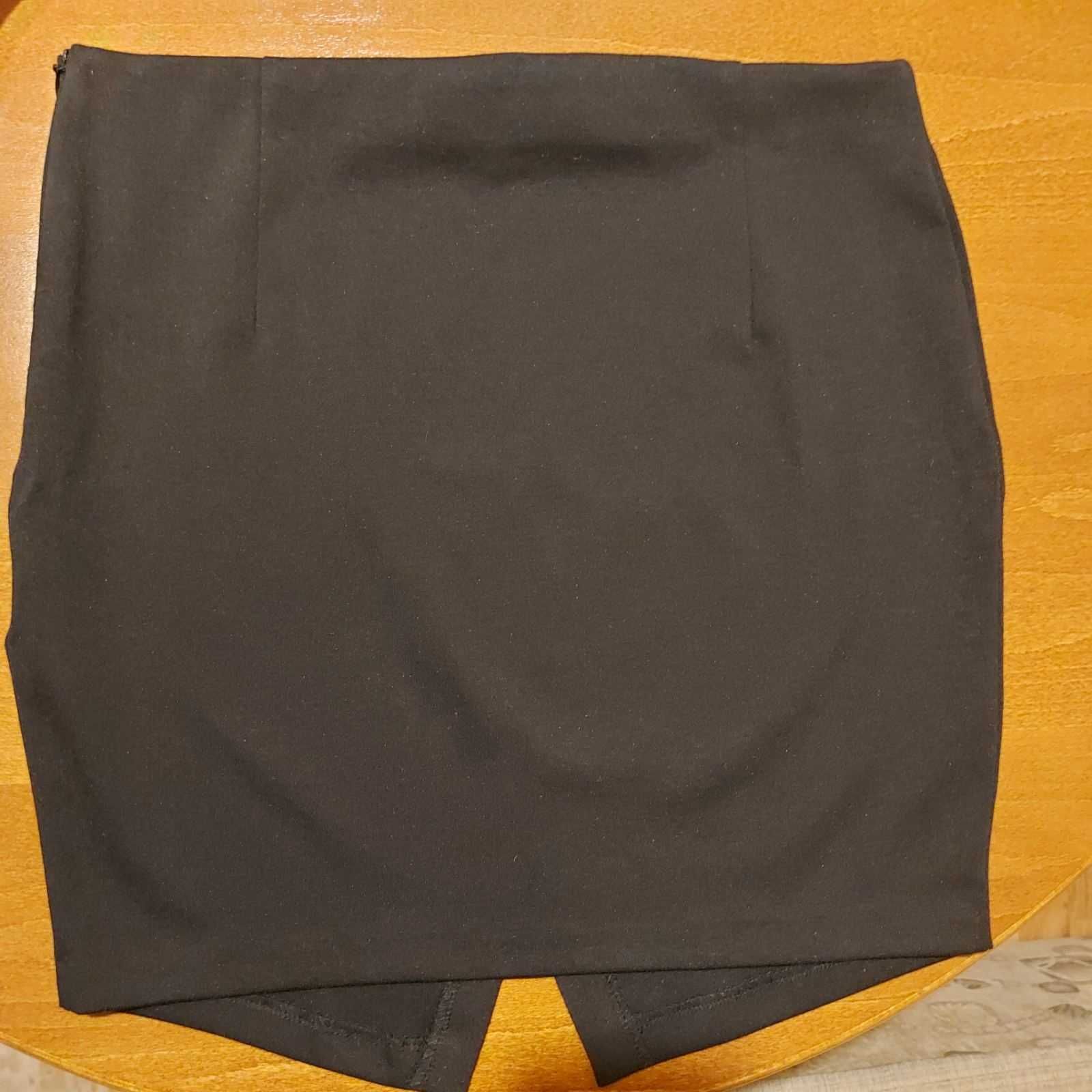 Модерна къса пола, черен цвят
