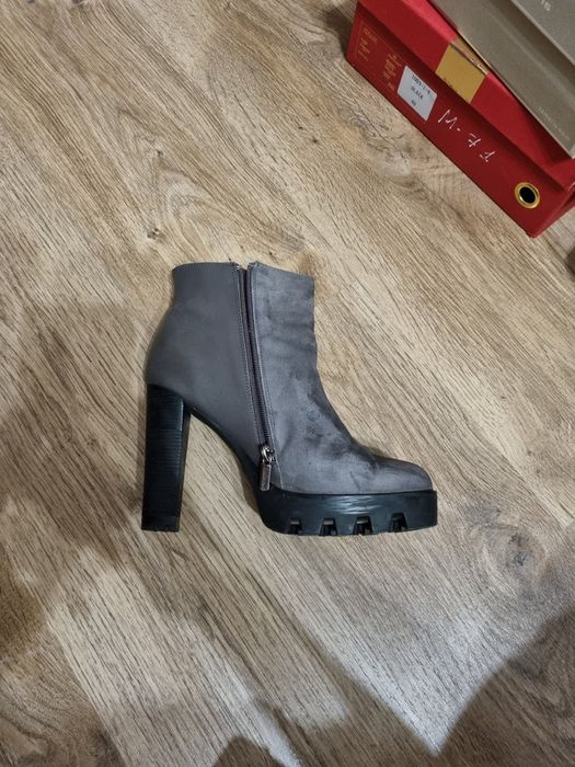 Это просто даром!!! полусапожки зимние.