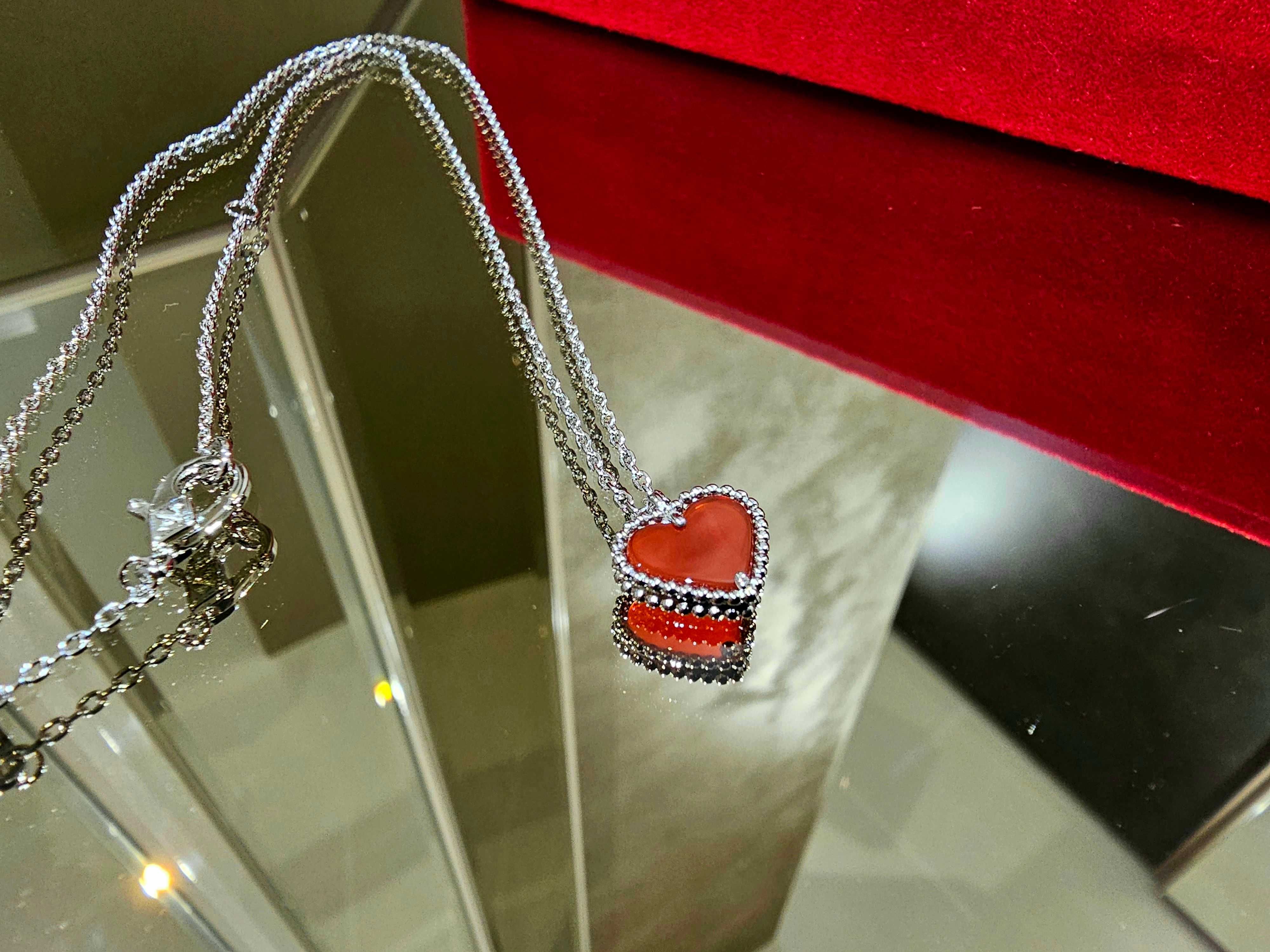 Van Cleef & Arpels VCA Silver Sweet Alhambra Red Heart Дамско Колие