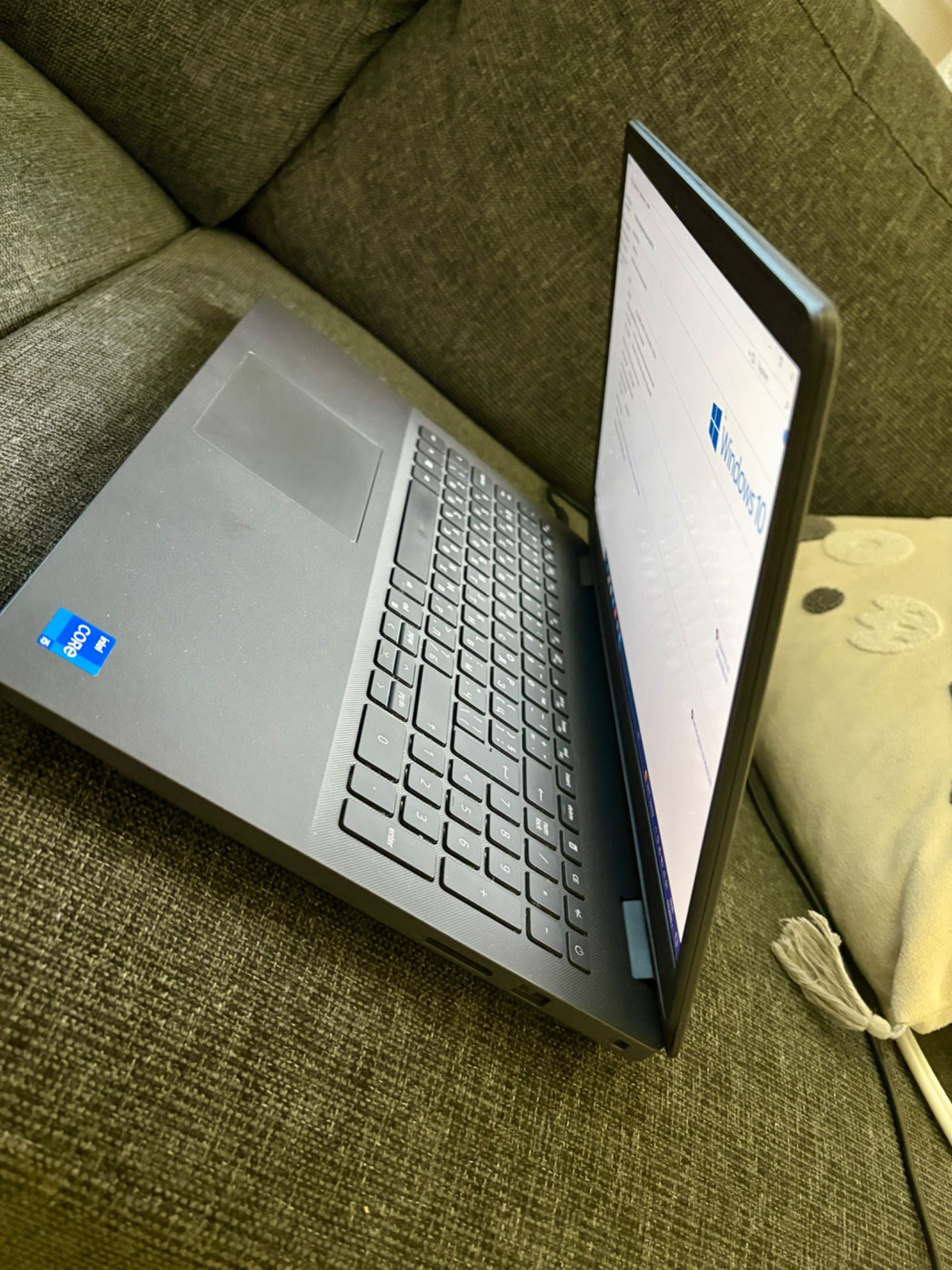 Лаптоп DELL Vostro 3500