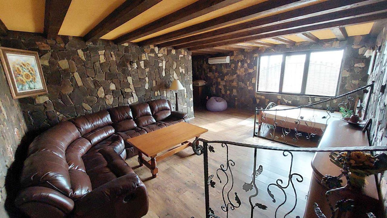 Продава се Тристаен апартамент в Велинград - 105 кв.м за 896 €/кв.м - Снимка #11