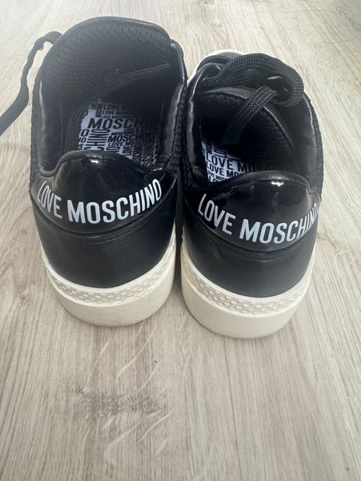 Moschino кецове размер 38