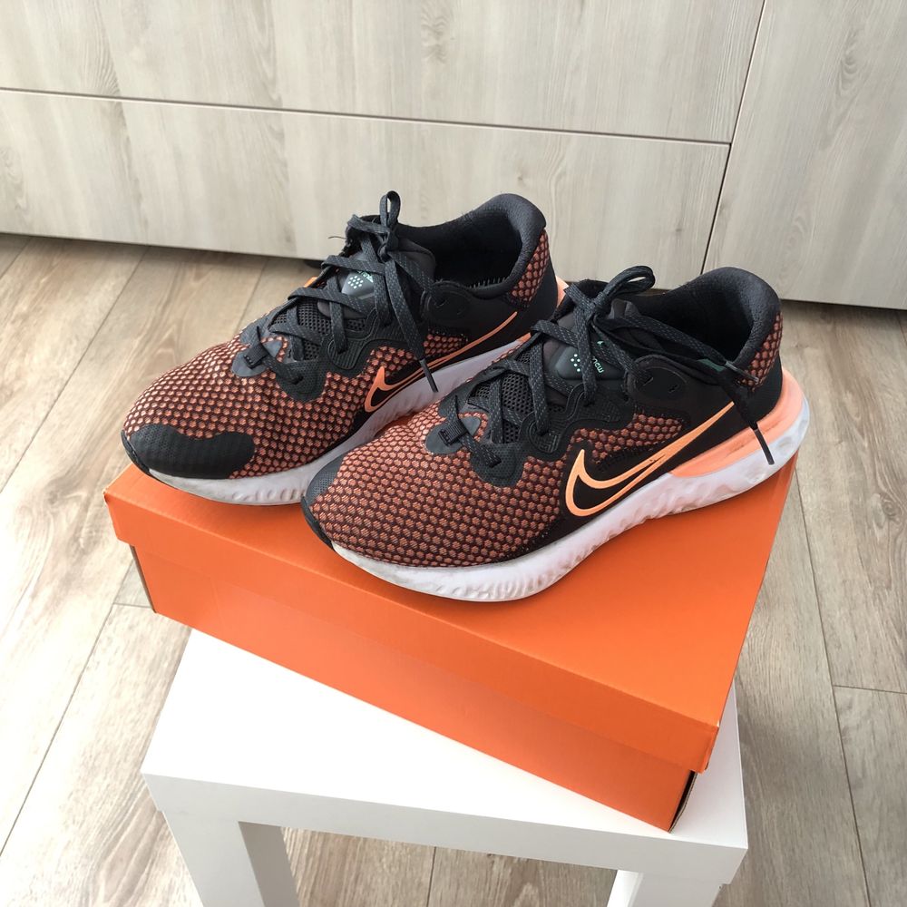 Pantofi sport NIKE Renew Ride 2, marime 42.5 EU