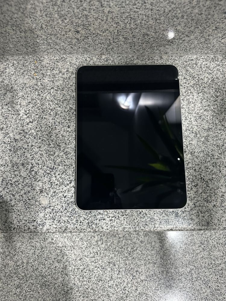 Apple ipad 10th generation Wifi 64gb