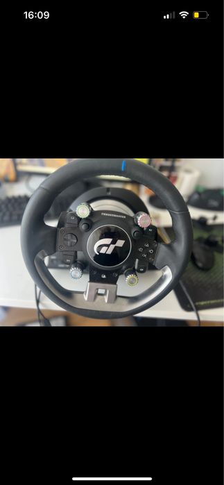 Volan Thrustmaster cu pedale T-GT