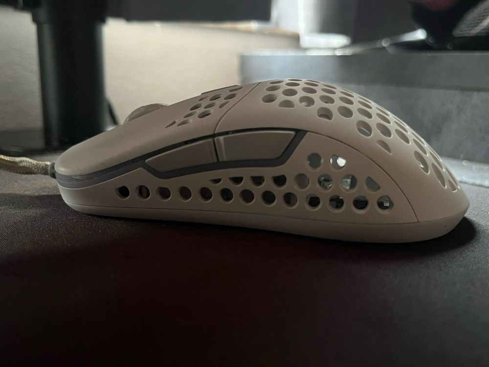 Xtrfy   M42   White