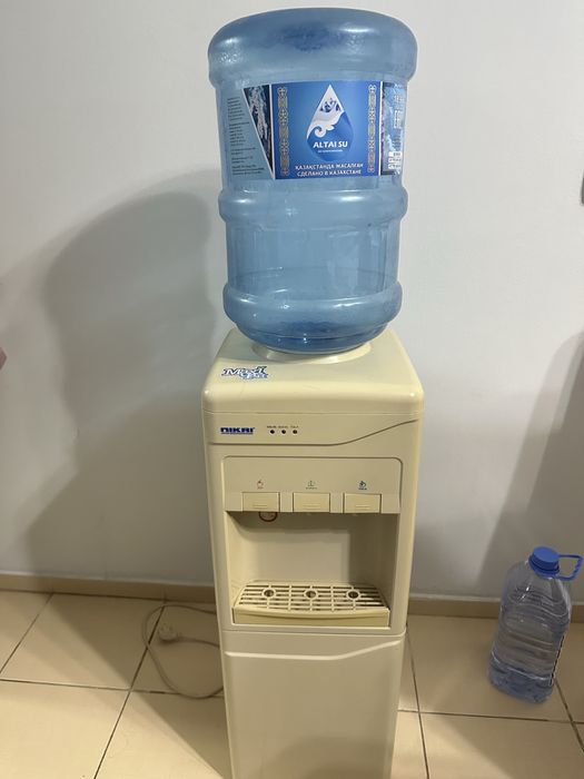 Кулер для питьевой воды