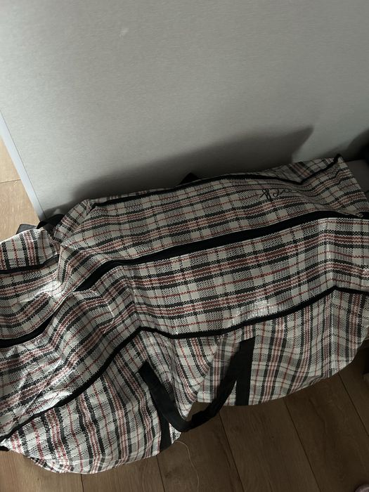 Отдам женскую одежду и обувь. Размер S-M. За 10000 тг.