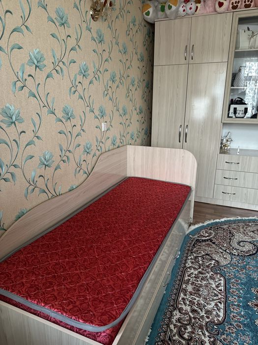 две односпальные кровати в белой расцветке