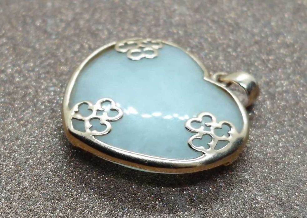 Pandantiv inimă – aur 9K cu jadeit alb-verde