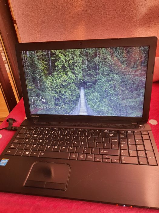 Vând sau schimb laptop toshiba