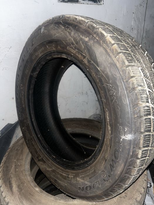 195/65/15 Triangle 1 месяц ездил, без боковых порезов