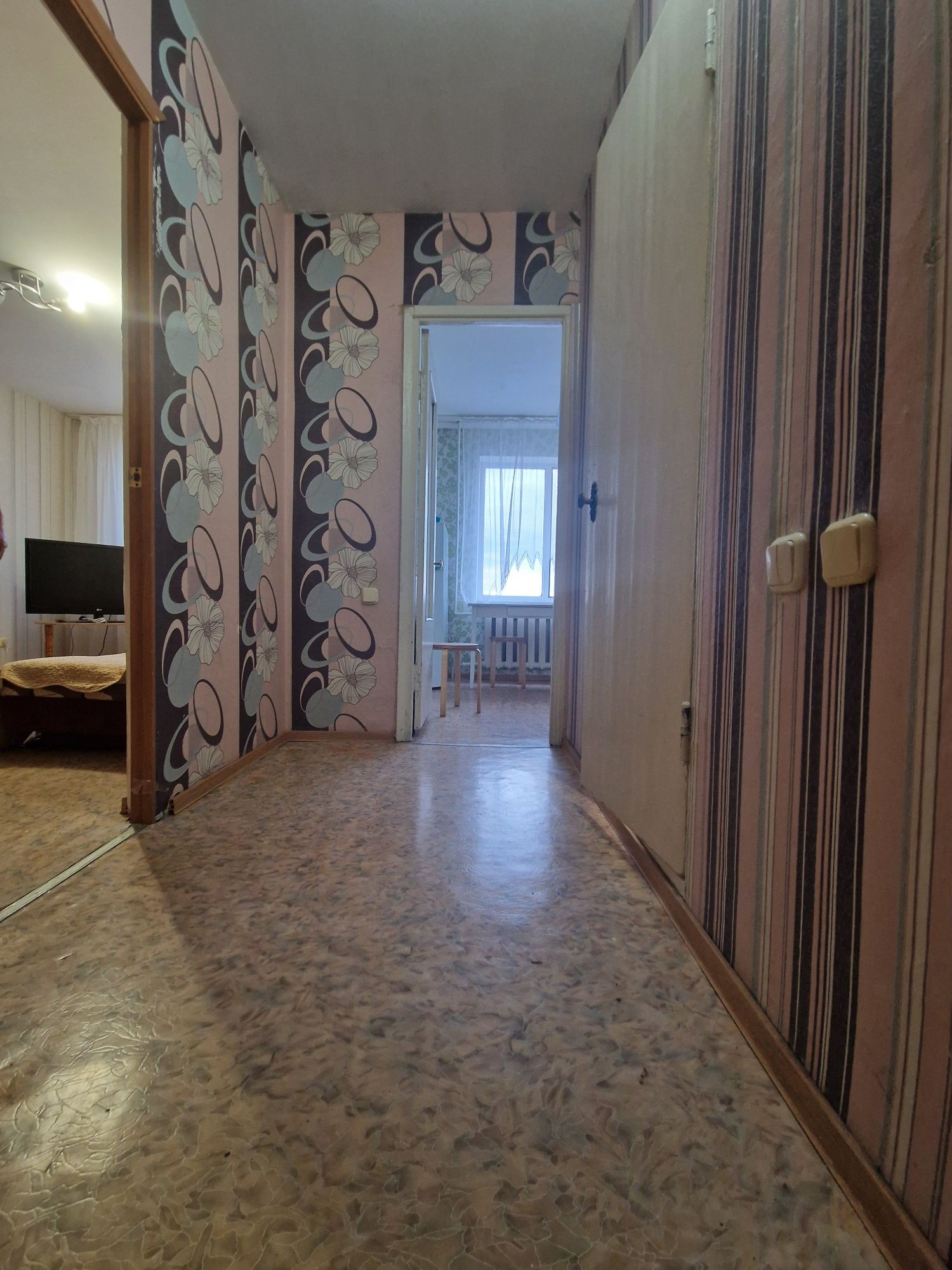Продам 1 кв 32 квм рн 8 мкр