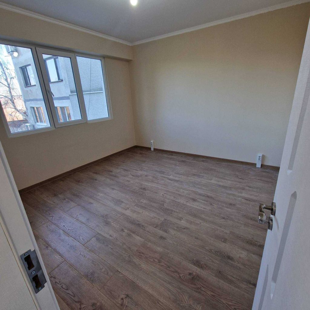 Продава се Тристаен апартамент в Разград, Орел - 78 кв.м за 1066 €/кв.м - Снимка #3