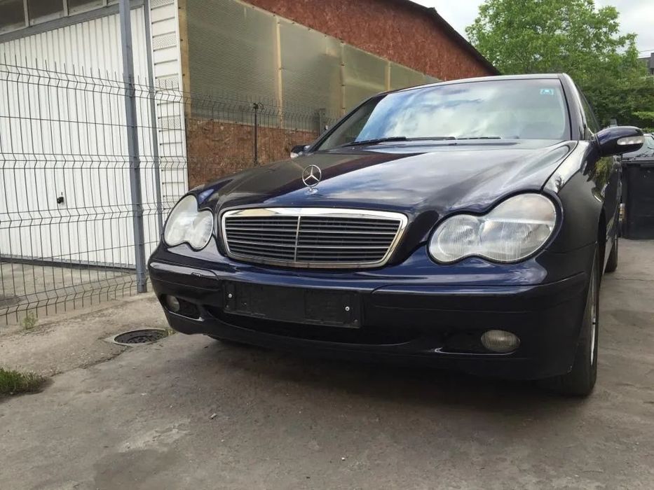 Dezmembrari Mercedes C-Class W203 2000-2007