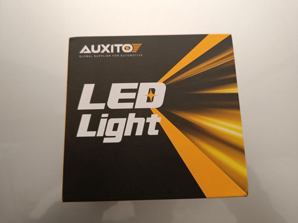 LED крушки AUXITO H4