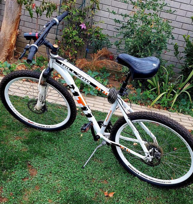 Bicicleta , cauciucuri noi !