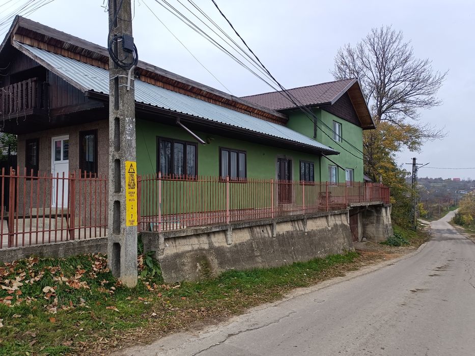 Casa 185 m2 / Spatiu comercial ,central sat Hilita comuna Costuleni