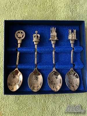 Комплект лъжици 22ct позлатени Queen Elizabeth II Golden Jubilee 2002