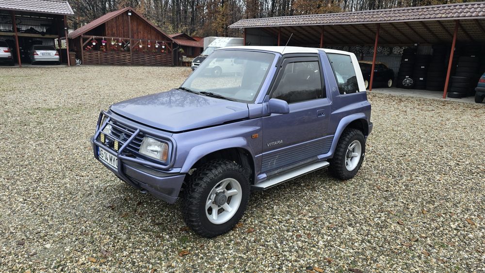 Suzuki Vitara 4x4  1.6 benzina 54.000 de km , este impecabila