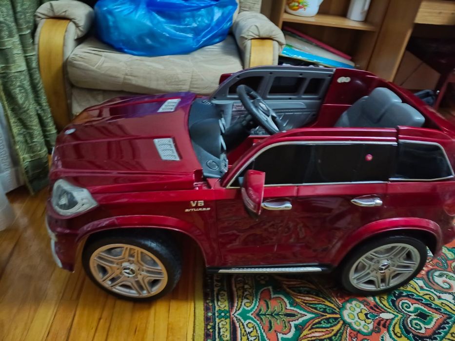 Детская машинка электронная