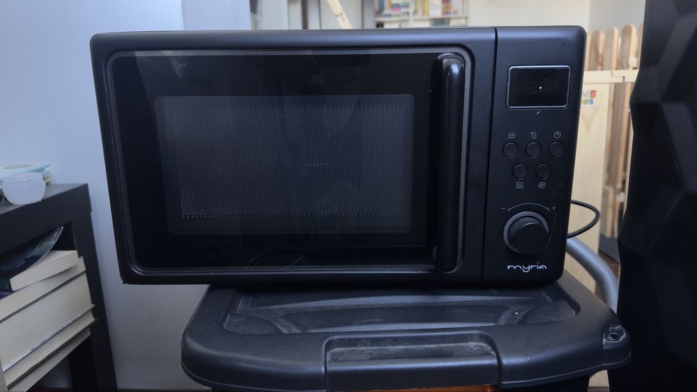 Cuptor cu microunde Myria MY4463BK, 20l, 700W, negru