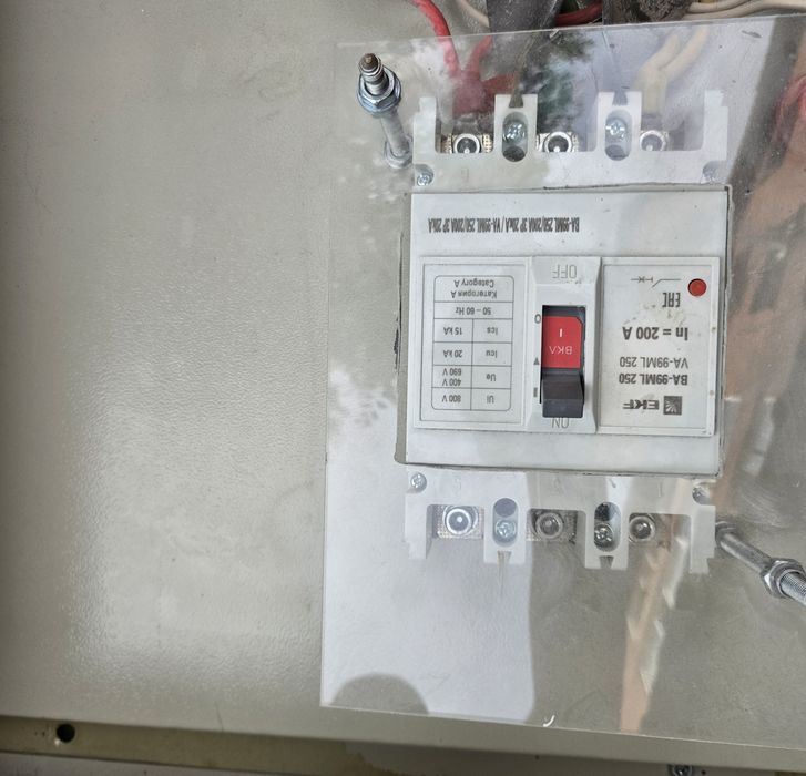 Продам Автомат в 200 ампер