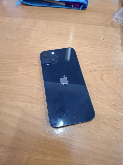 Продам Iphone 13