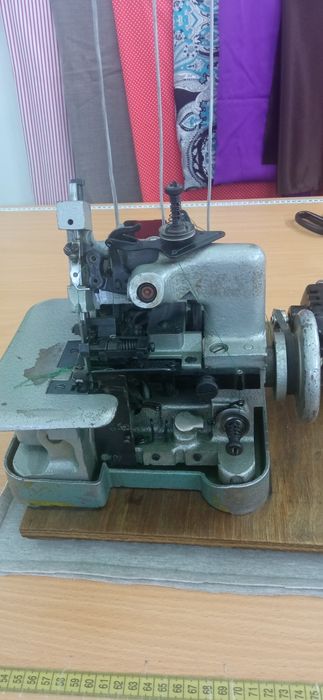 Продам оверлок промышленный, трёхниточный. (Не Китай!)