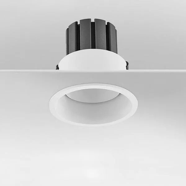 Elektrika ustanovka lustra galagen