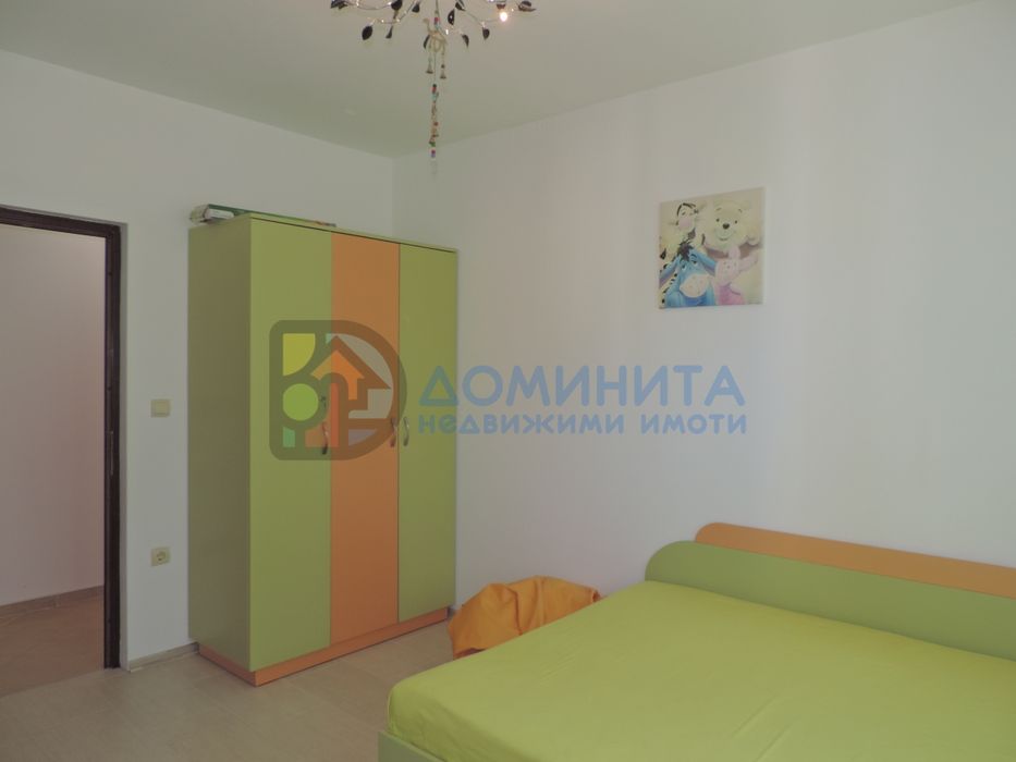 Обзаведен тристаен с паркомясто, гр. Приморско, 50м.от плажа