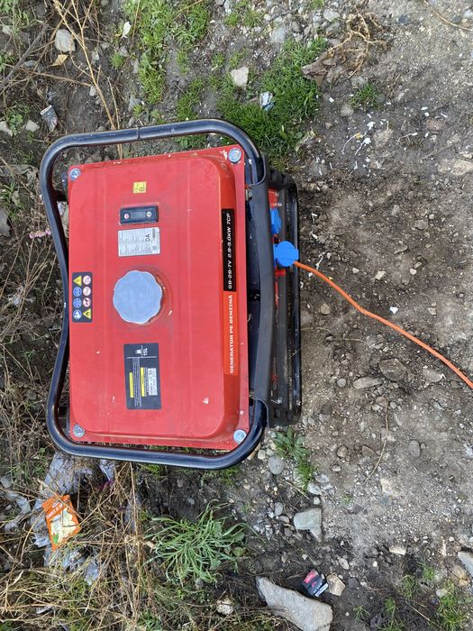 Vand generator curent