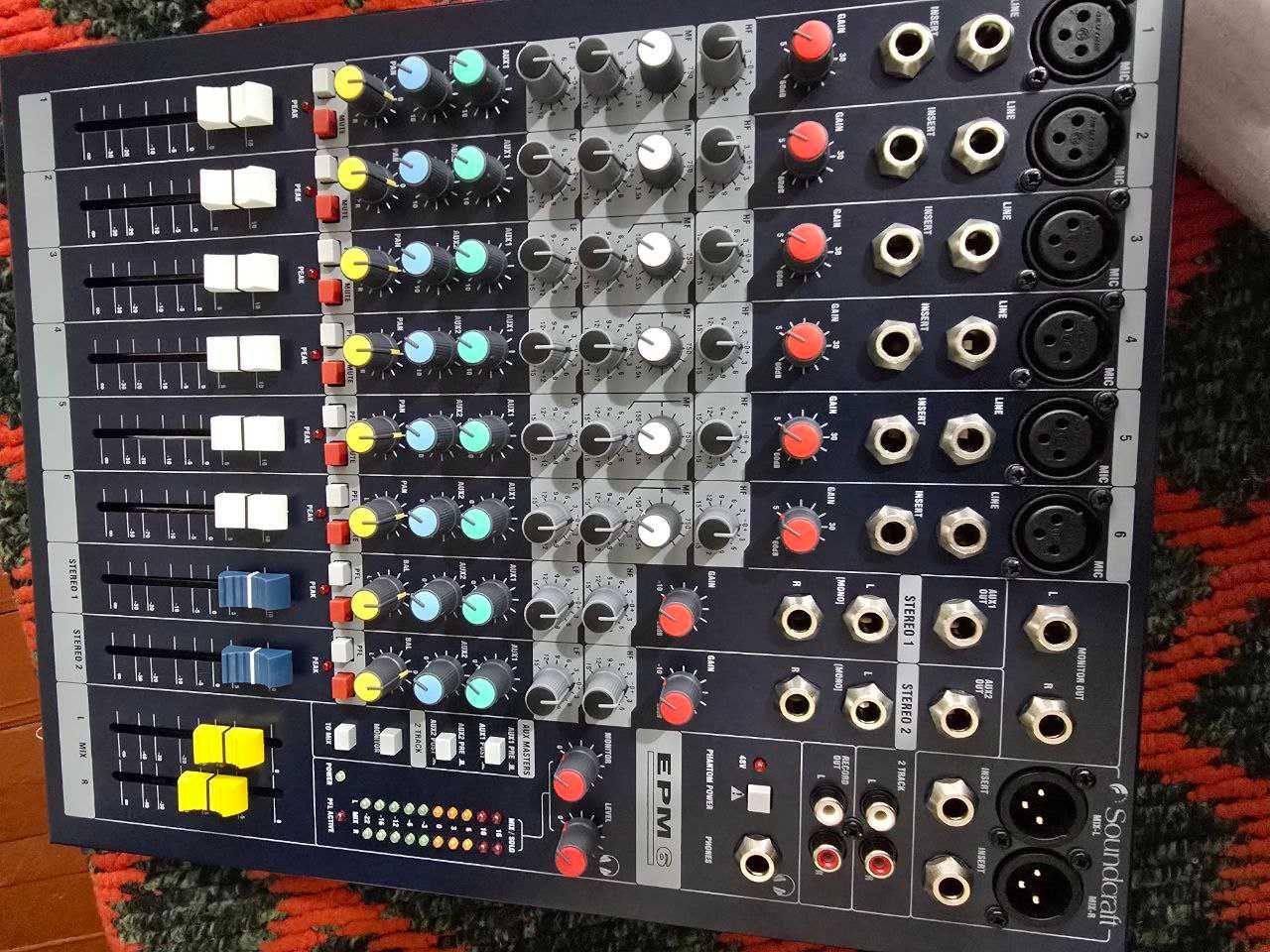 Soundcraft EPM6 mikser pulti – professional audio mikser
