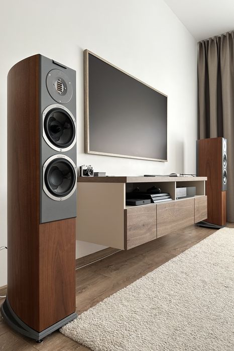 Audiovector R3 Avantgarde walnut