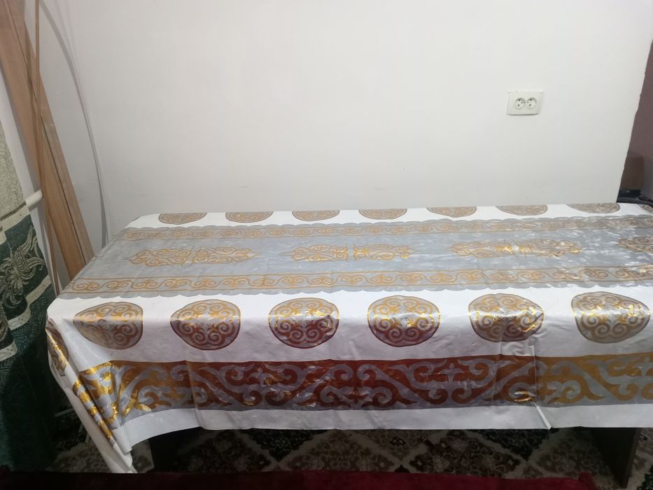 Стол сатылады жакси жагдайда