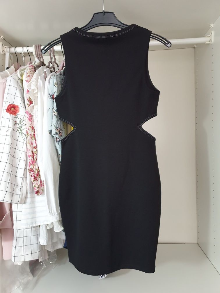 Rochie neagra Zara