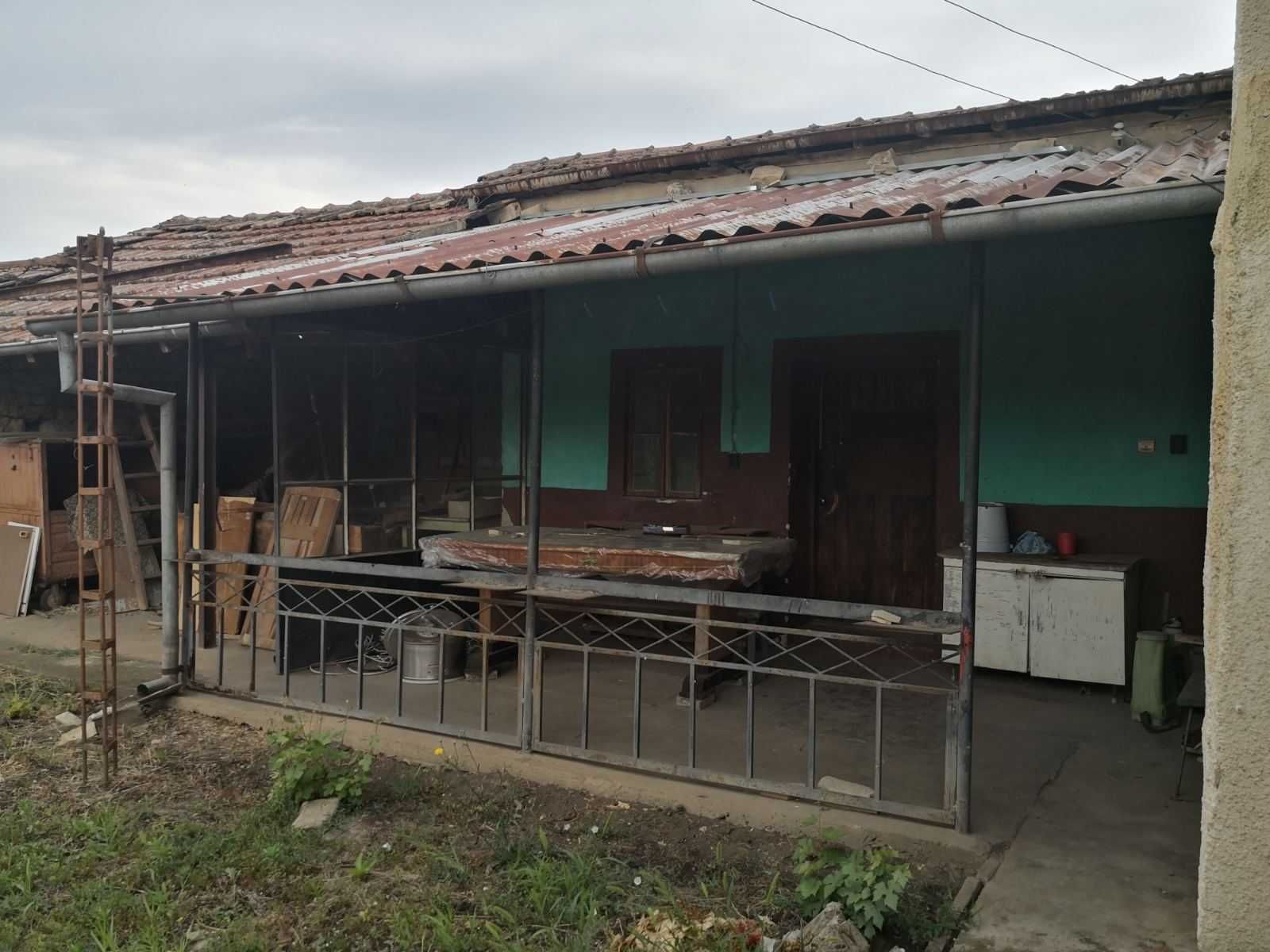 Продава КЪЩА
    
област Велико Търново, с. Полски Сеновец