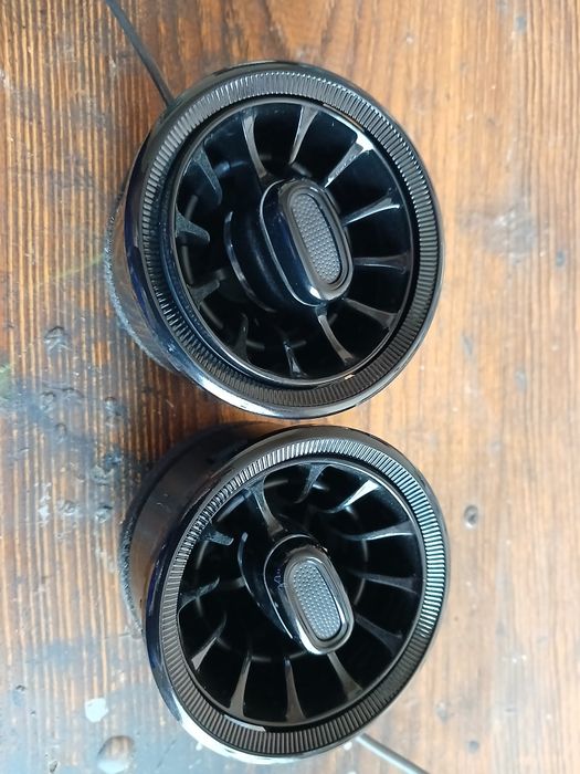 Mers deflektor yengi qoyilmagan