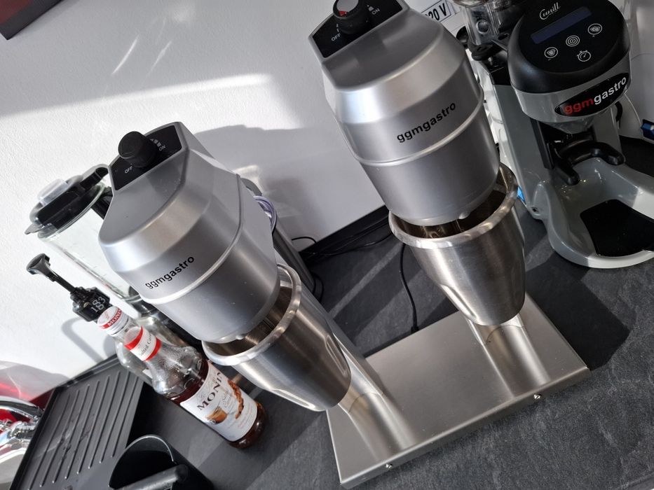 Se vinde mixer cu 2 axe, nou