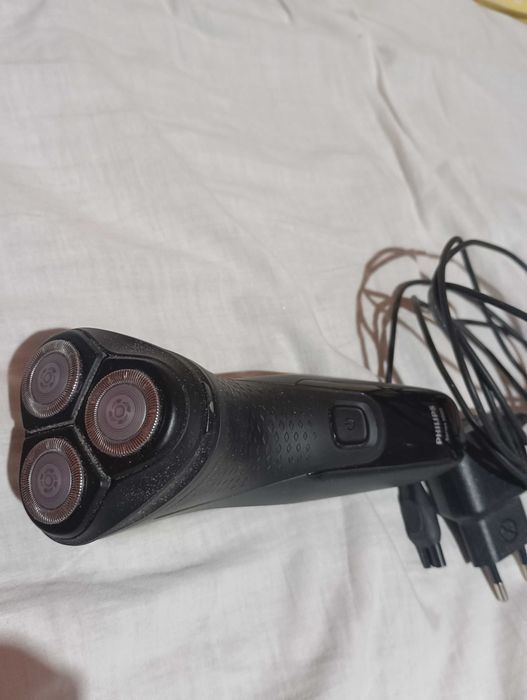 Машинка за бръснене Филипс.