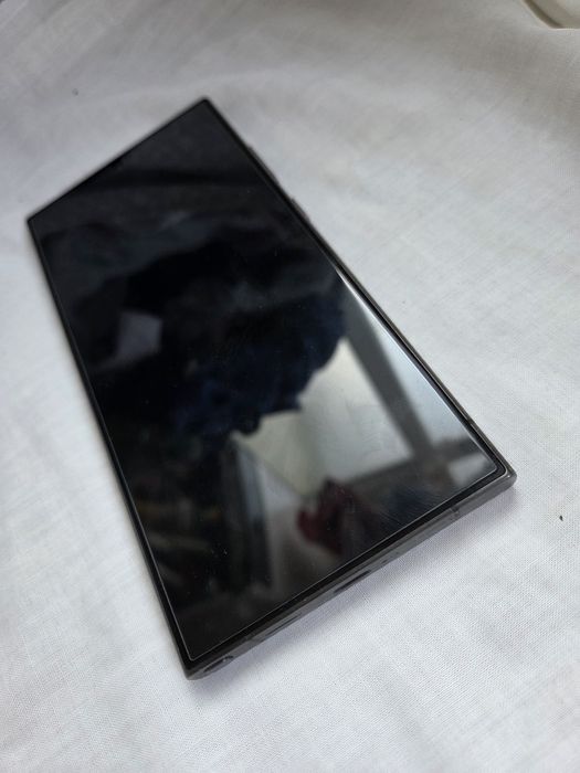 Samsung Galaxy S24 Ultra impecabil