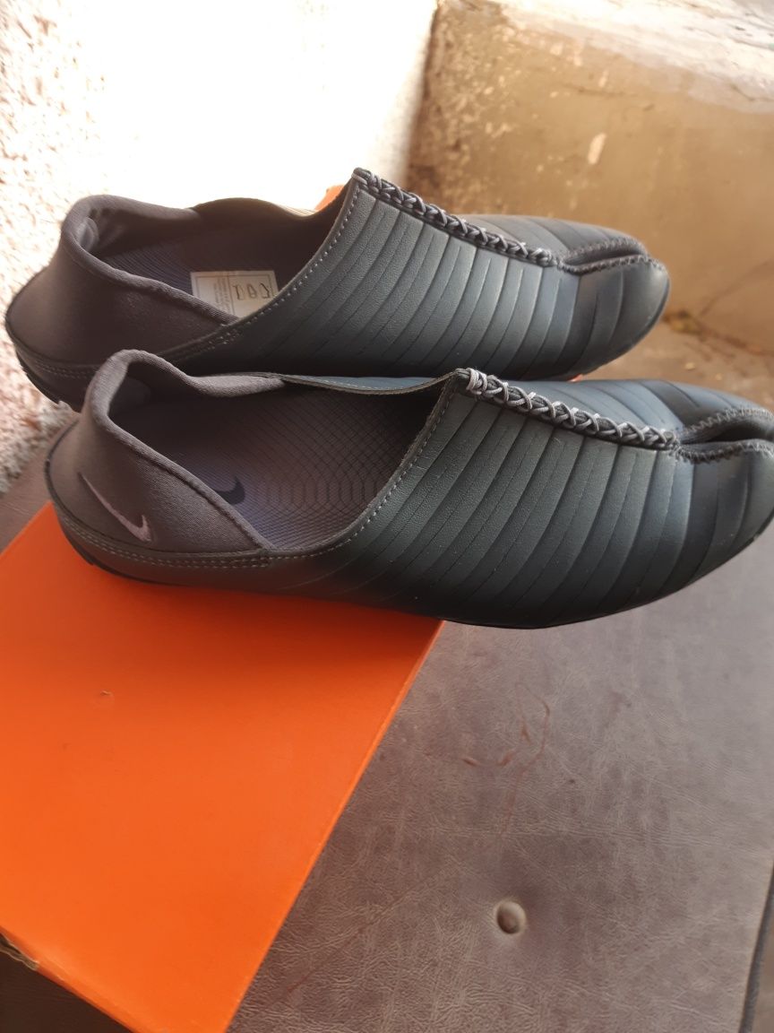 Дамски маратонки Nike