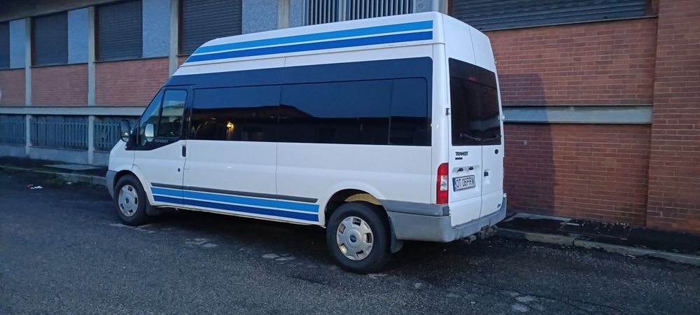 Ford Transit 9locuri autoturism