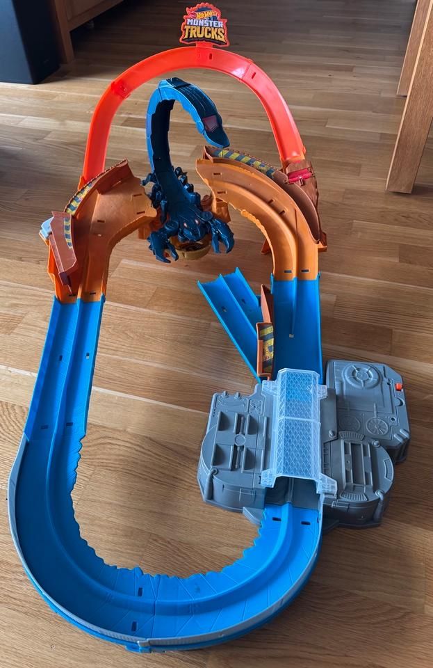 Писта Hotwheels Скорпион