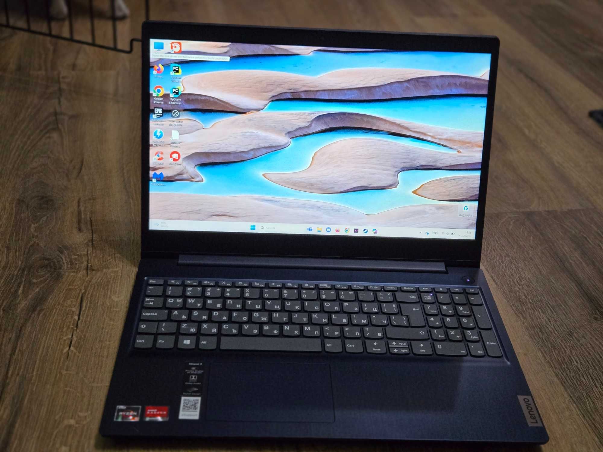 Лаптоп Lenovo ideaPad 3