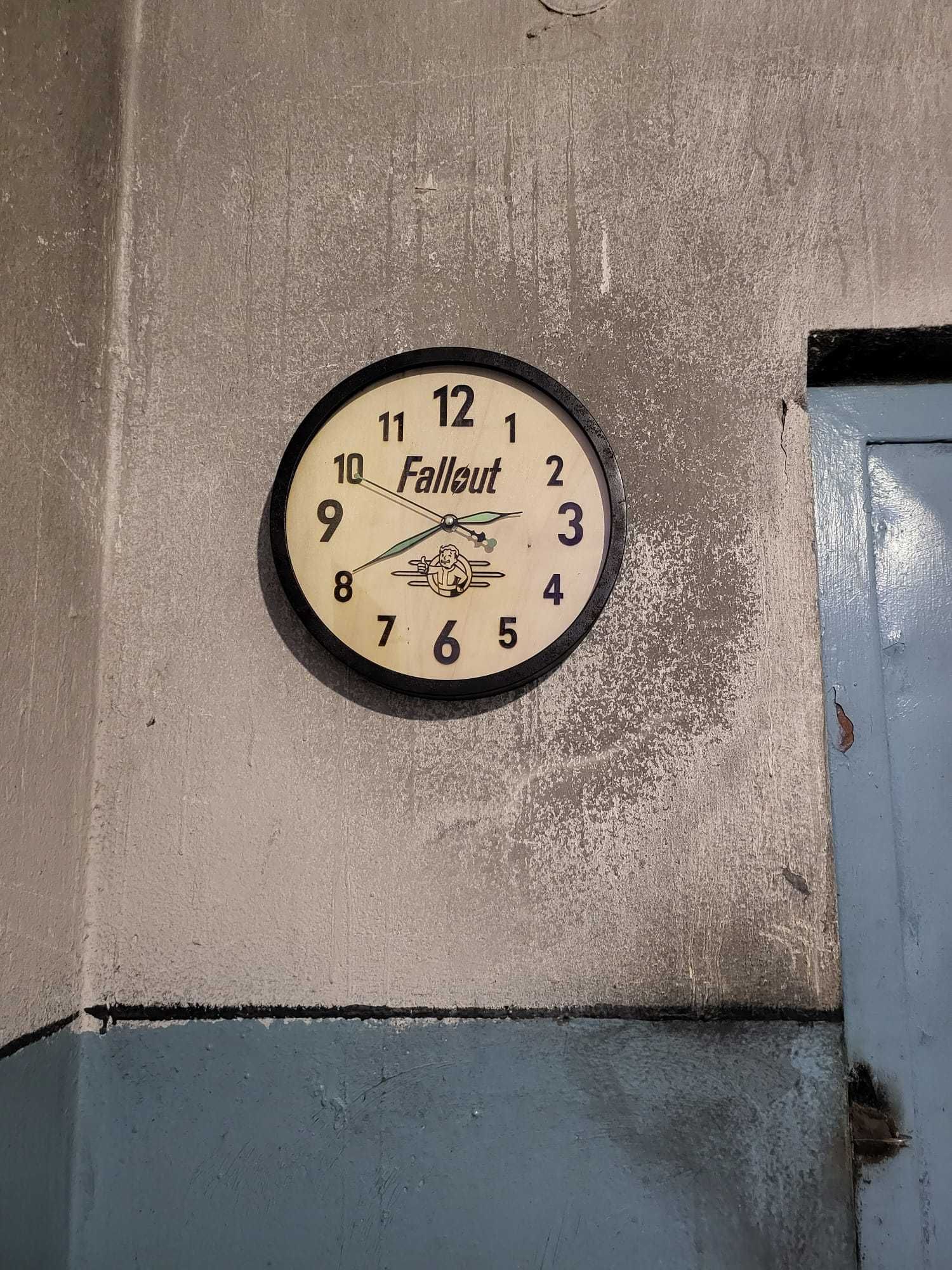 Ceas de perete Fallout UNICAT